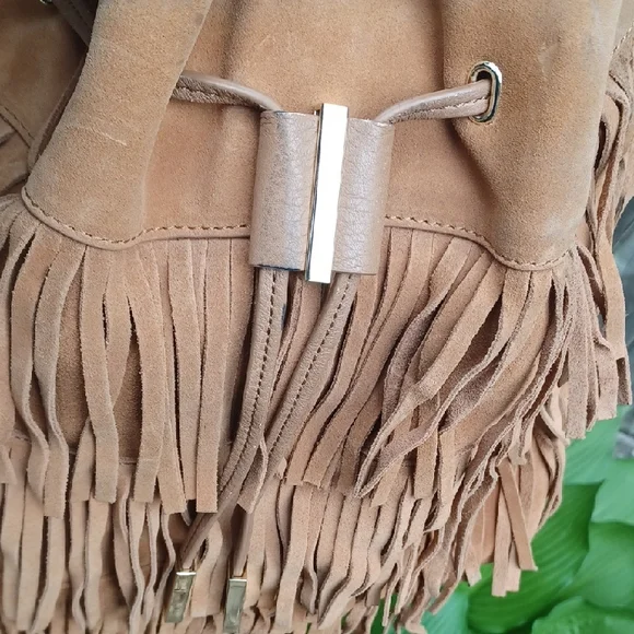 VINCE CAMUTO Fringe Shoulder Bag - Picture 10 of 10